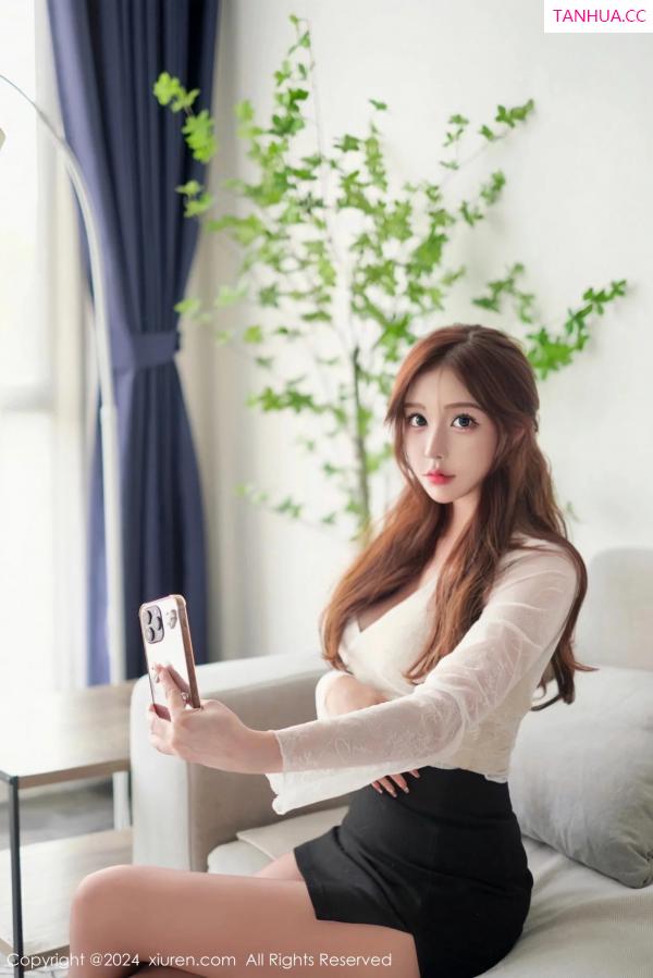   [XiuRen]高清写真图 2024.01.02 No.7895 LindaLinda 短裙美腿第16张图片